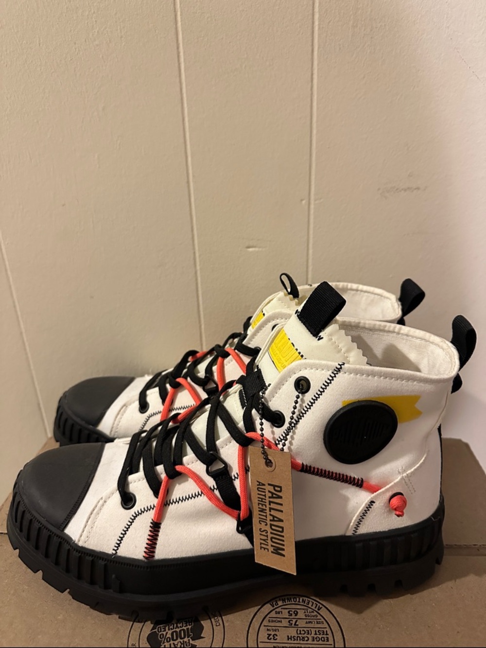 Palladium White High-Top Canvas Sneakers with Black Toe and Coral Accents - Picture 2 of 3